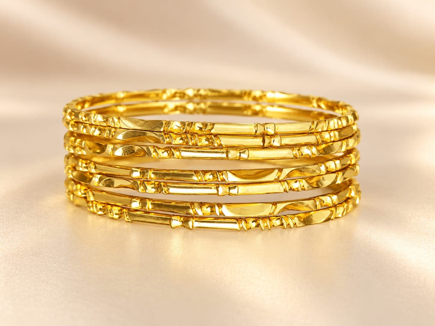 Geometric-pattern bangles
